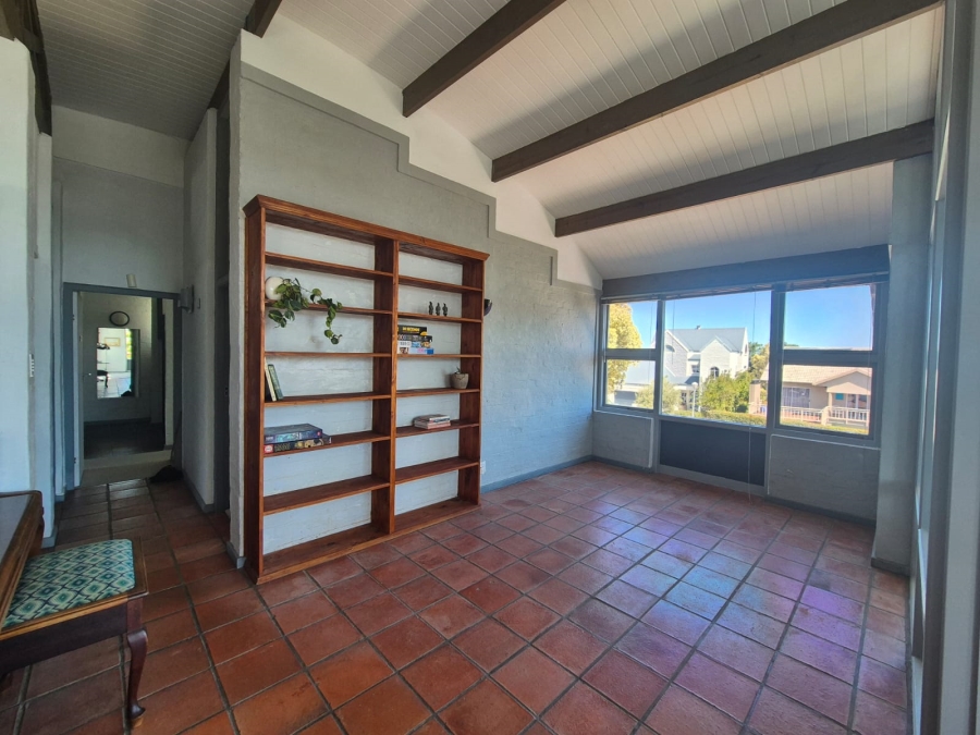 5 Bedroom Property for Sale in Herolds Bay Western Cape
